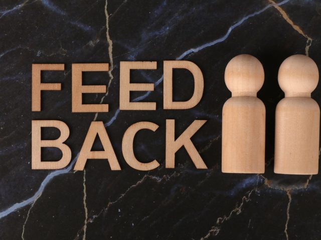 Méthodes de feedback constructif pour un leadership efficace
