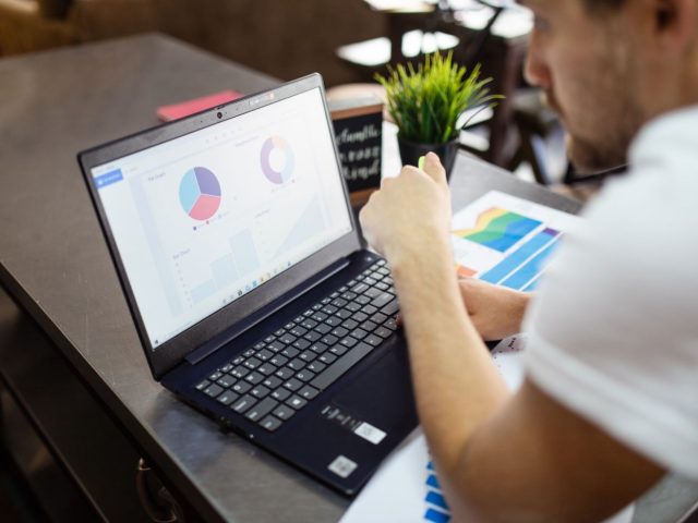 Orienter la stratégie grâce aux données marketing